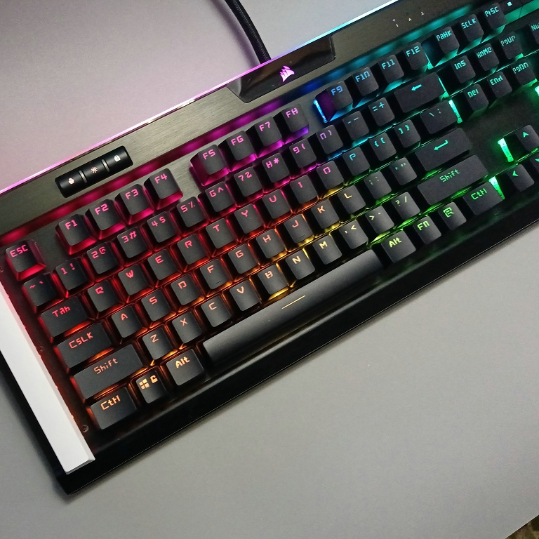 Corsair PBT Transparent Keycap - đánh giá và giá Gaming Keyboard Corsair